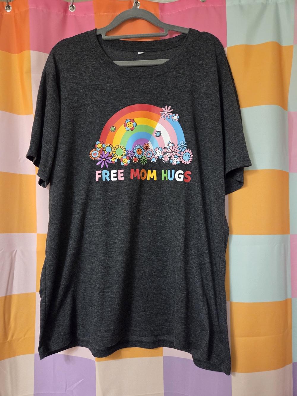Free Mom Hugs Rainbow Graphic Tee - Dark Gray